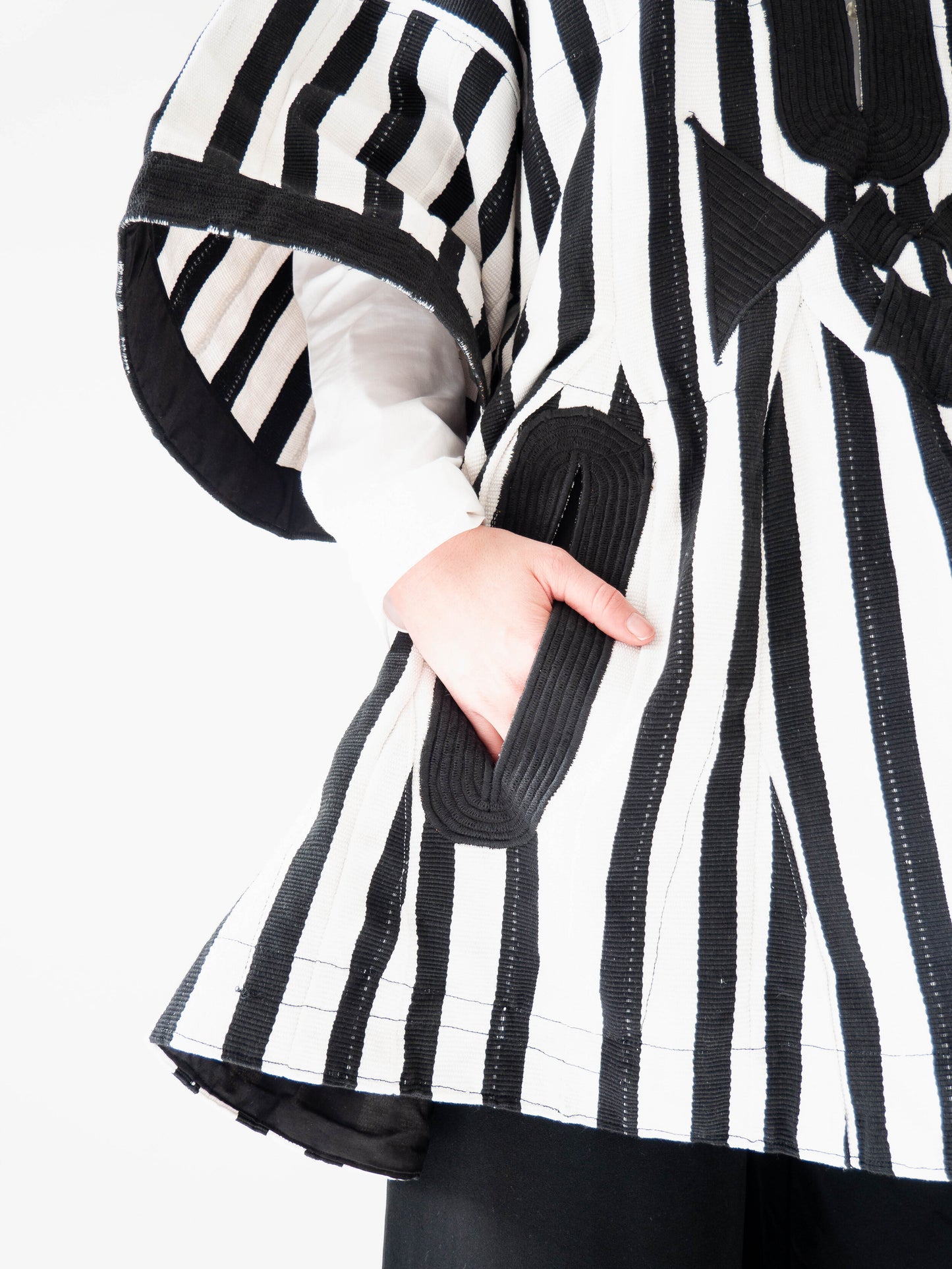 50% SALE | Batakali - Black and White